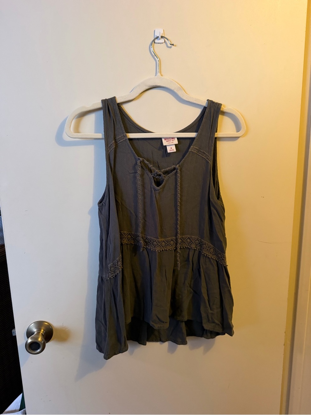 Women’s Sleeveless Crochet-Trim Tank Top - Green